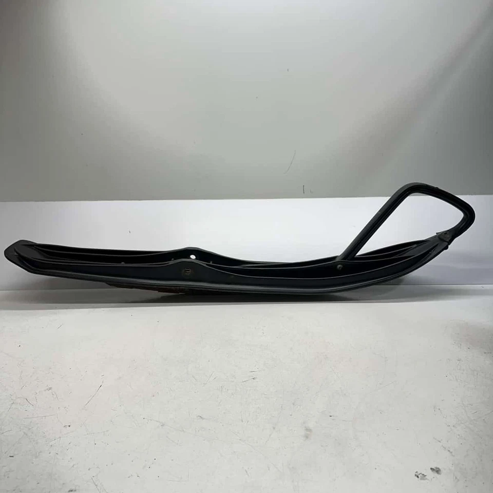 Esquí, plástico, negro - 152,4 mm (6 pulgadas)-4 agujeros - ARCTIC CAT F8 LXR 2010 Foto 2 de 4