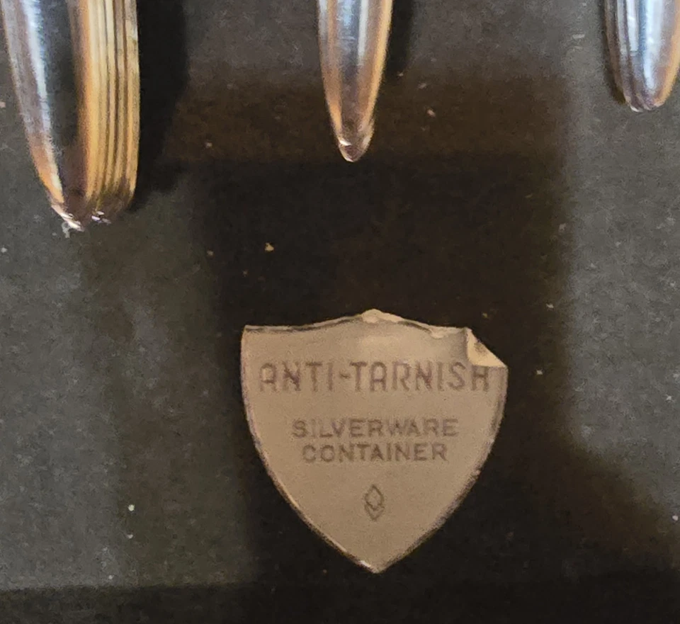 60 Piece Set Oneidacraft Deluxe Textura Pattern Stainless Teaspoon Fork Knife - Image 2 of 4