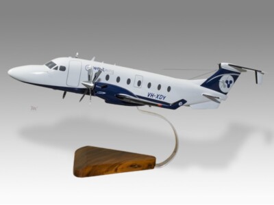 Beechcraft 1900 1900D West Wing Aviation Desk Wood Airplane New Model Small 1/72