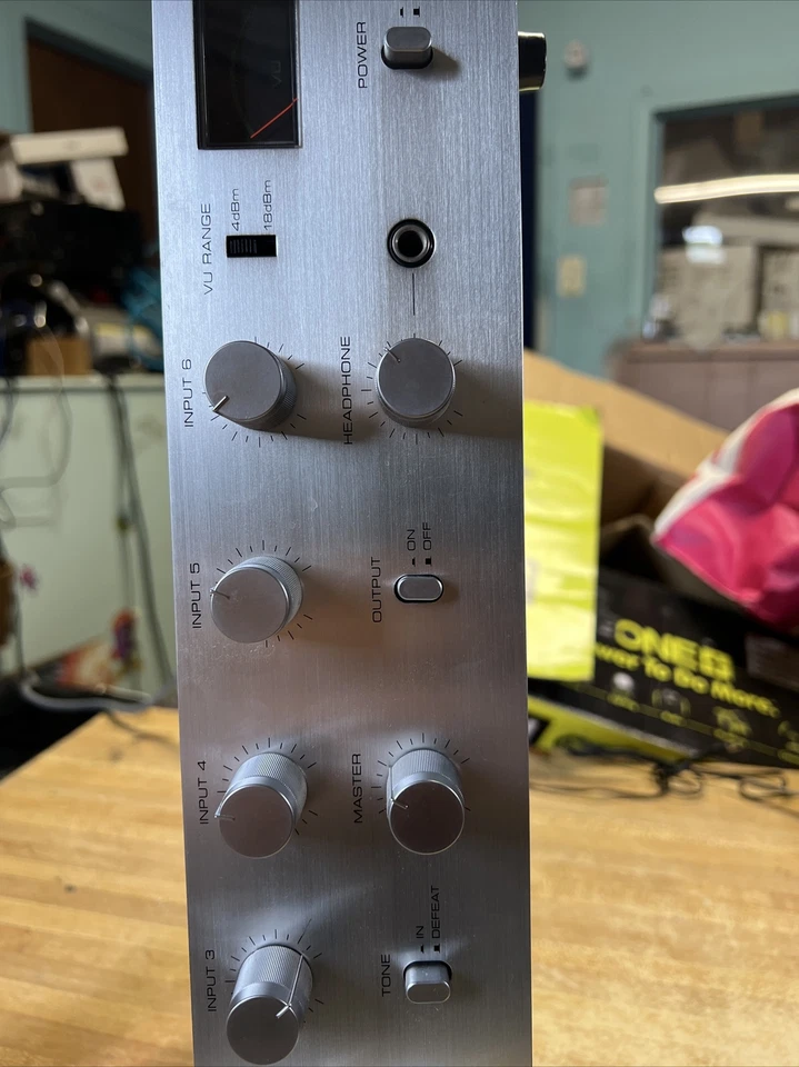 TOA 900 Series Amplifier M-900A Parts or Repair UNTESTED - Image 3 of 4