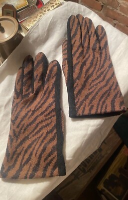 Jennifer Moore Cheetah Print Woman s  Gloves