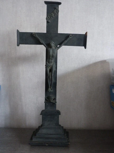 Crucifix Allemand XIXe - Bois Noirci Et Christ Métal Argenté - Bon état