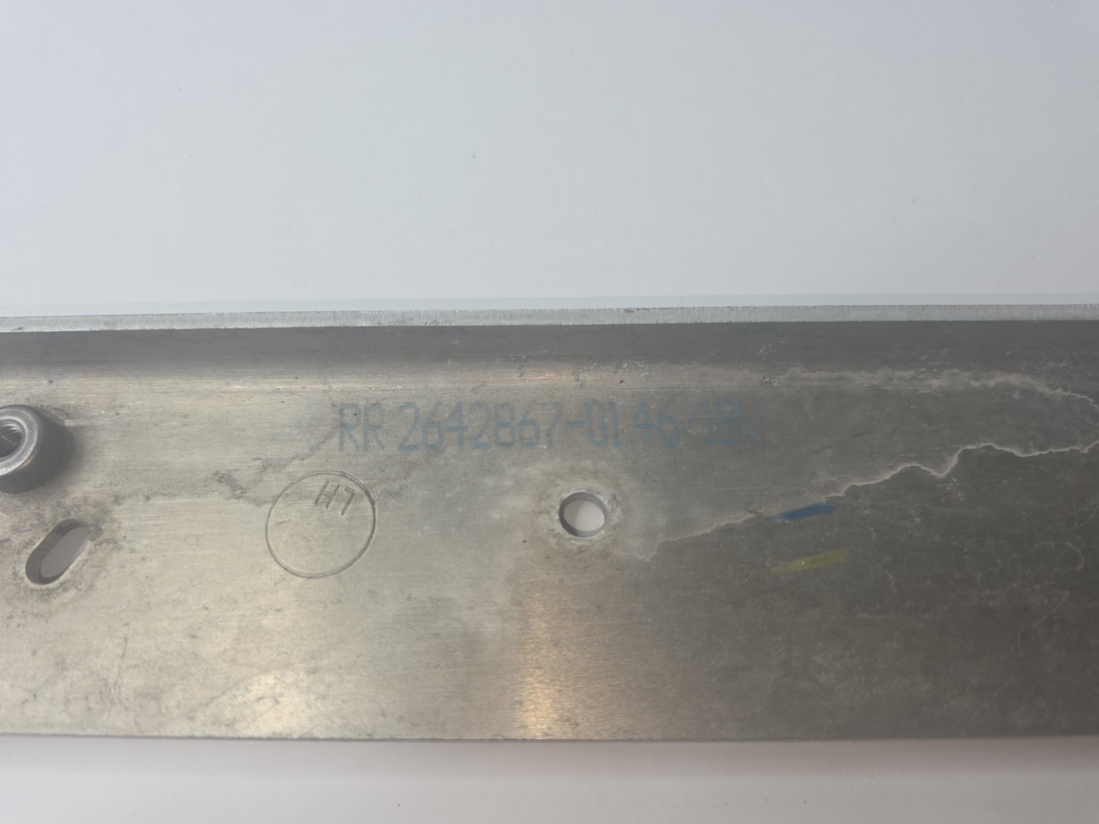ROLLS ROYCE CULLINAN RIGHT PASSANGER HEADLIGHT BRACKET 
