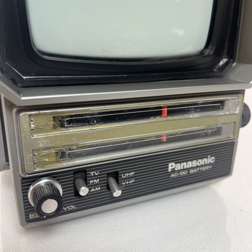 Vintage Panasonic Portable TV TR-5046P Tested Working No Power Cord - Picture 8 of 9