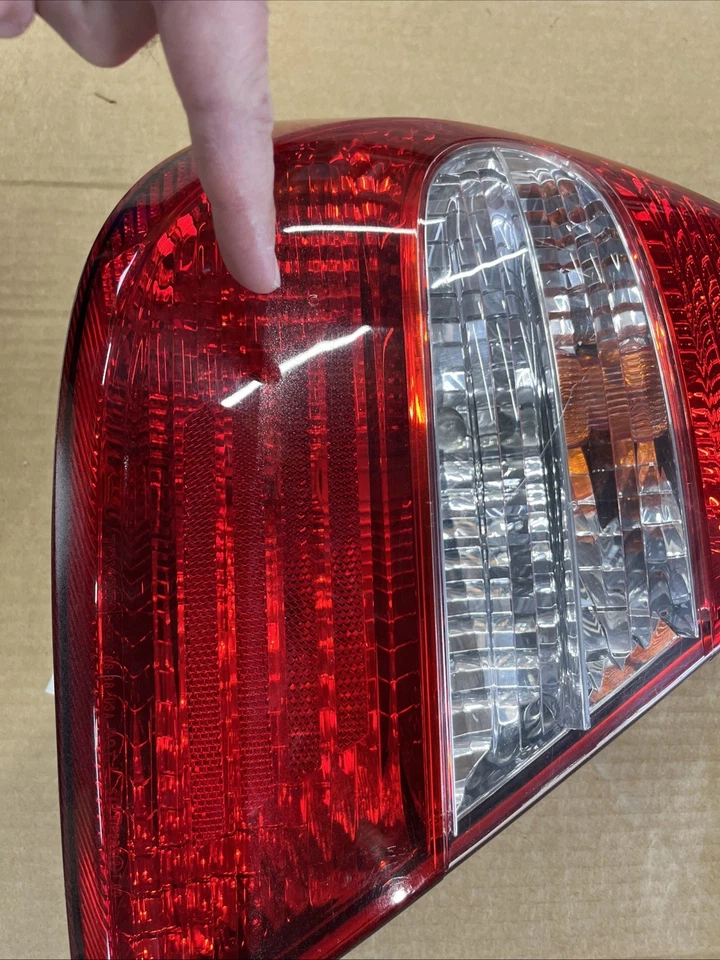 2002 - 2006 丰田凯美瑞 LH 左后尾灯总成替换件 81560-AA050 — 第 3/4 张图片