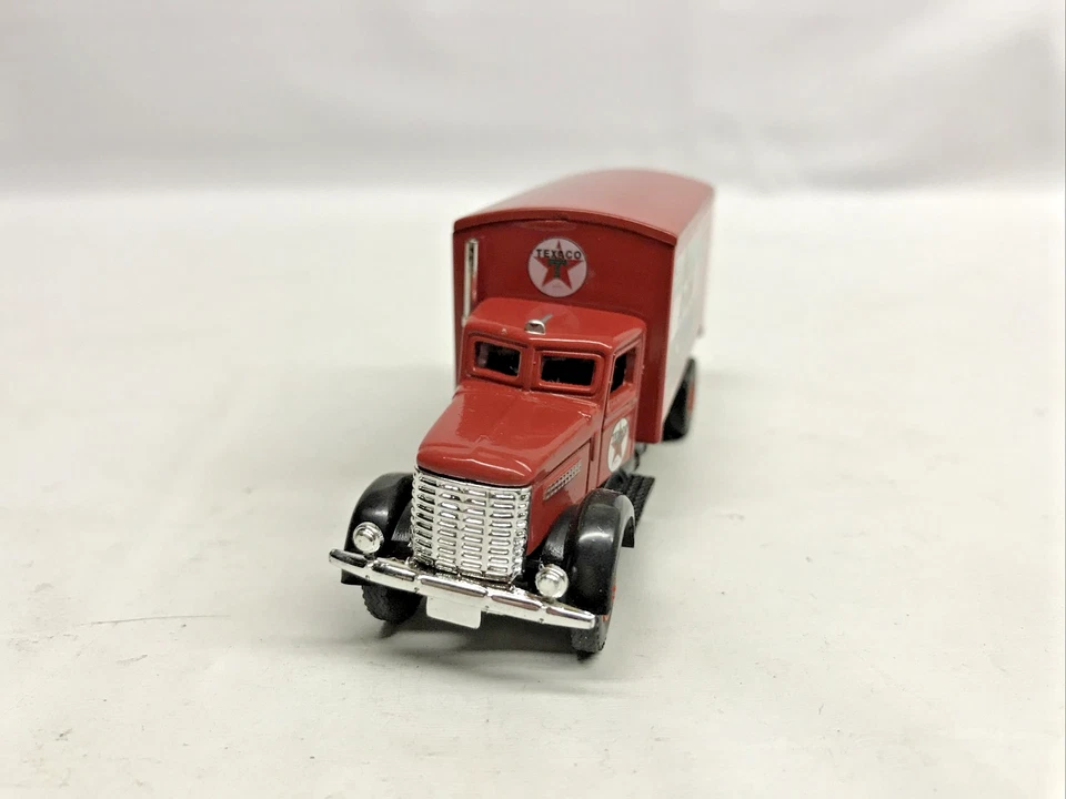 Литой классический грузовик доставки Texaco Peterbilt в масштабе HO IMEX 870174 - Изображение 2 из 4