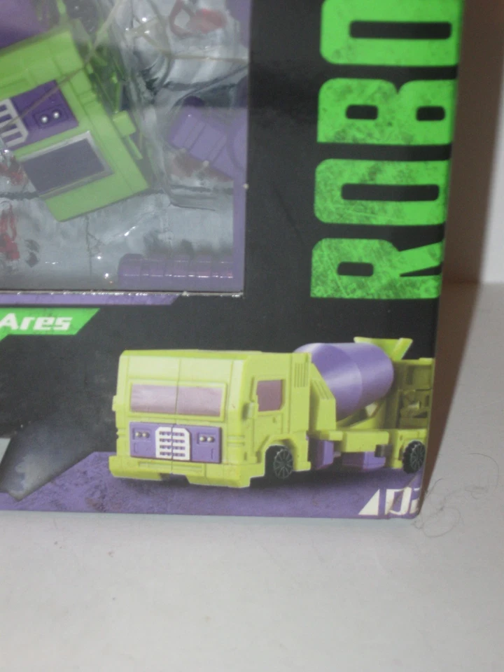 Transformers LUBO ENGINEERING OF WAR GOD  ARES CEMENT TRUCK ROBOT FORCE - Image 2 of 4