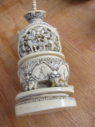 PAIR of Chinese Resin Emperor and Empress Figures, Vintage , Marked . - Picture 9 of 16