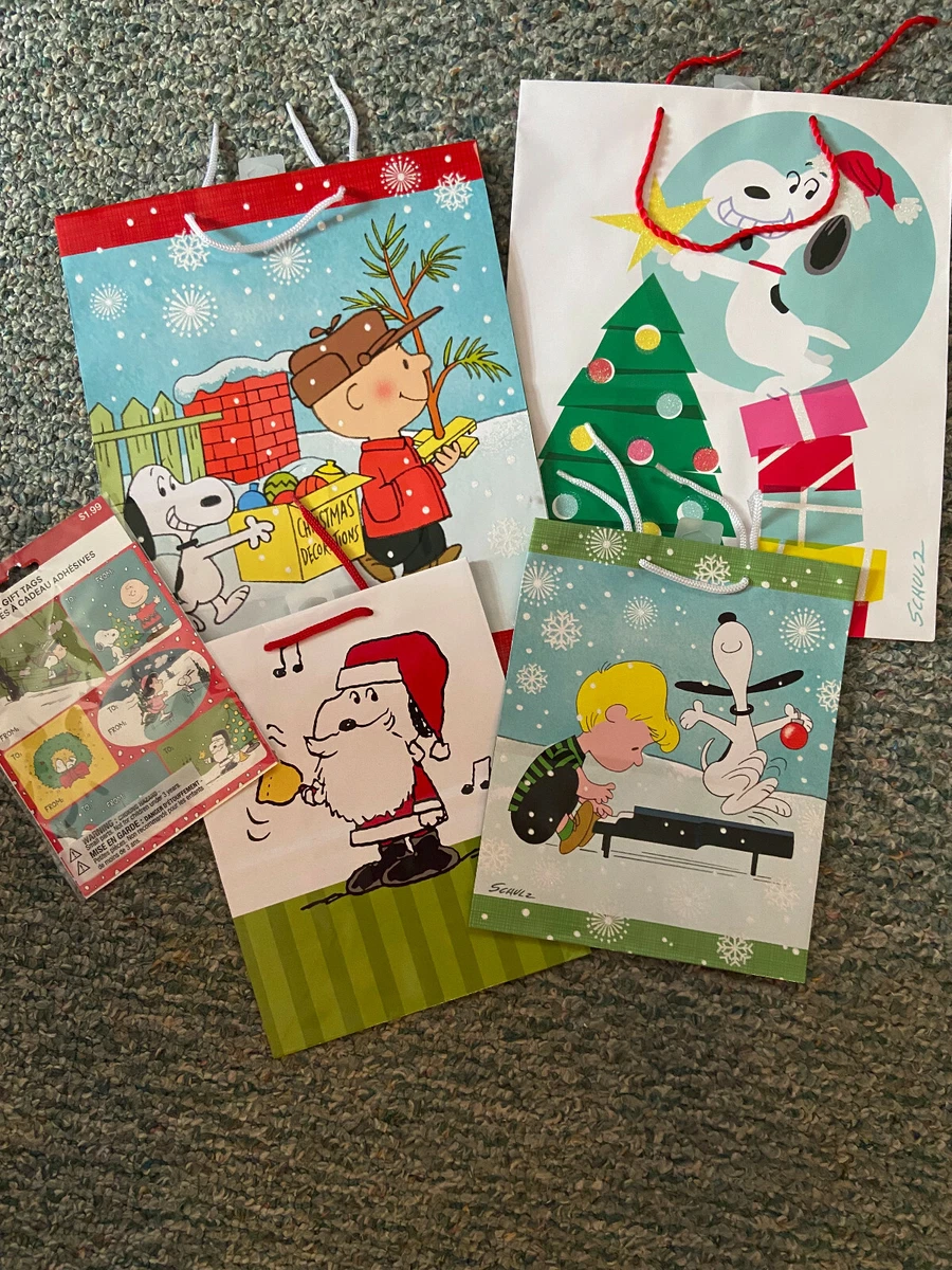 Lot of 5 PEANUTS Charlie Brown SNOOPY HOLIDAY CHRISTMAS GIFT BAGs NEW Hallmark