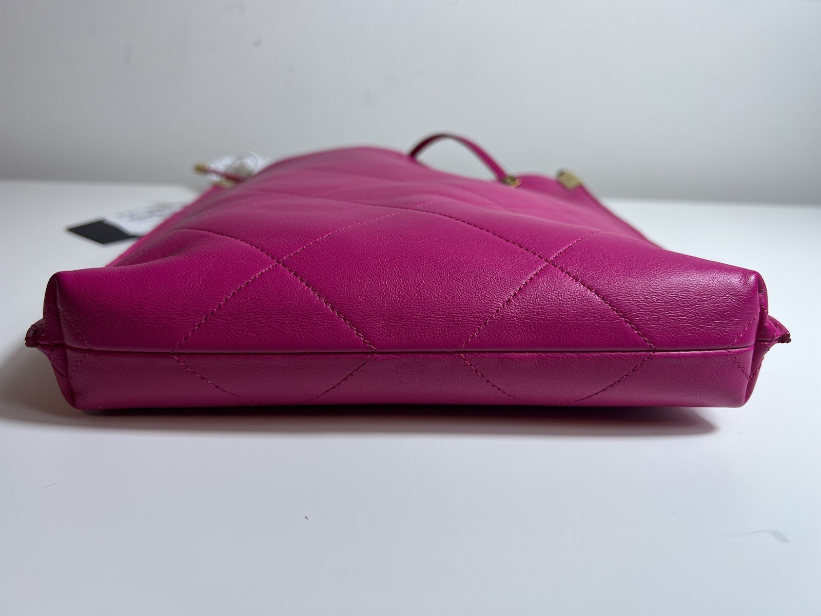 Autentica borsa hobo Saint Laurent Suzanne in pelle di agnello gomma da masticare rosa