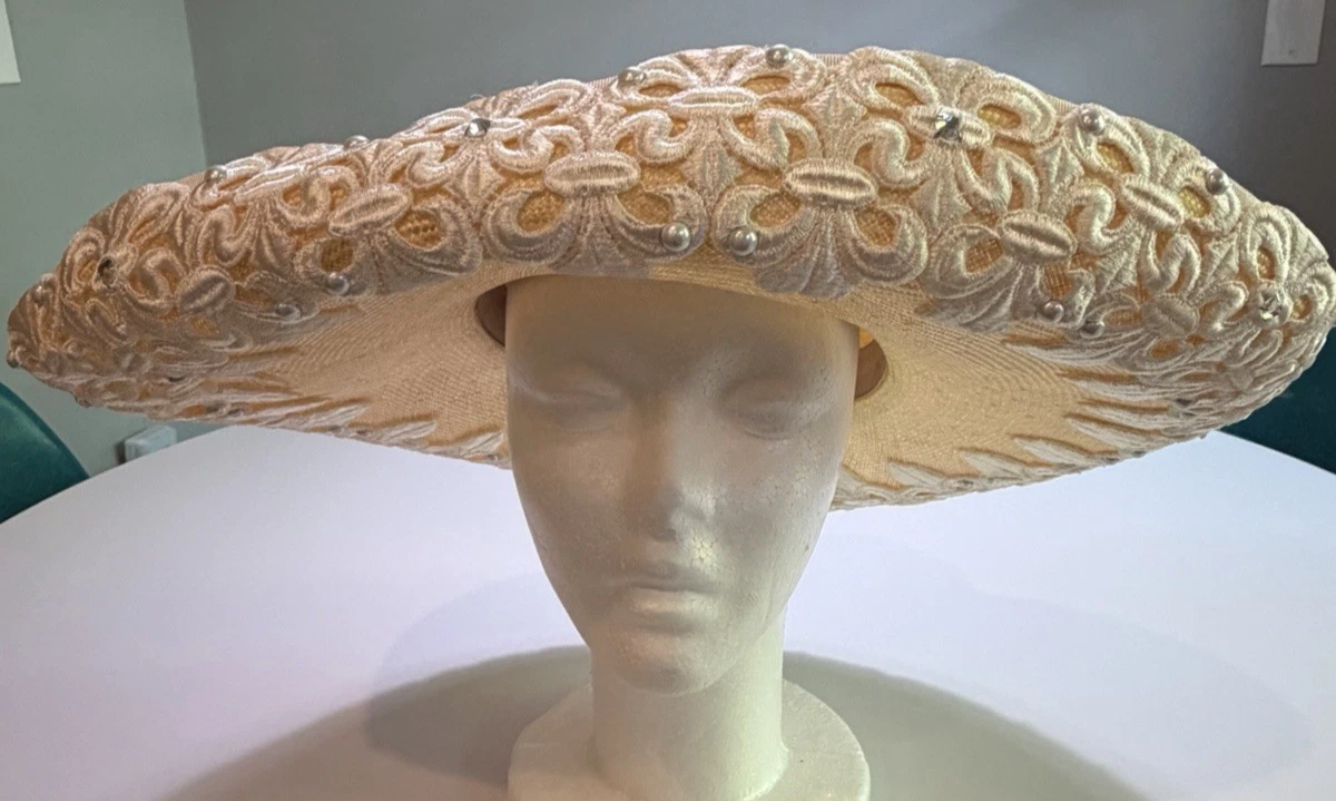 Vintage 1960\'s NWT Christian Cream Lace Bumper Style Hat bow has flaw Vintage Style Linen Cloche Hat with Bow | The Alice – Boston  main image 2