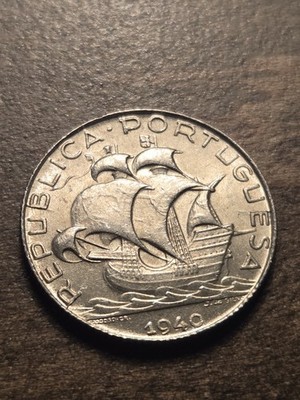 1940 Potugal 2.50 Escudos .650 Silver Coin- Unc!!!