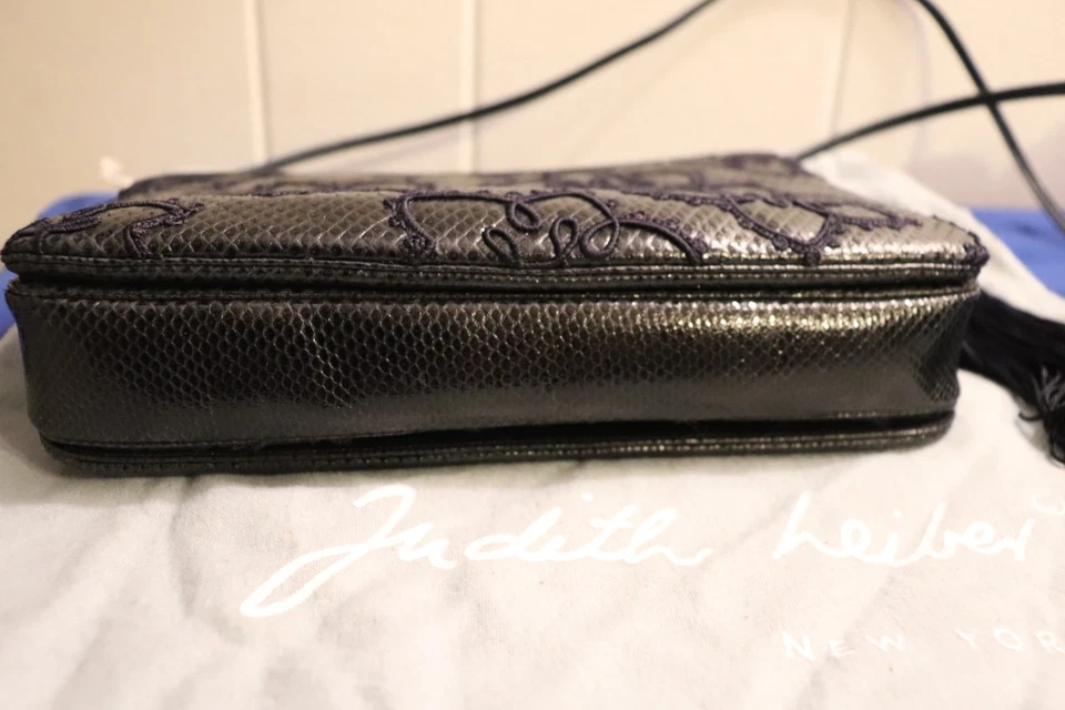 Bolso sin asas vintage Judith Leiber AZUL MARINO lagarto bordado borla Foto 3 de 4