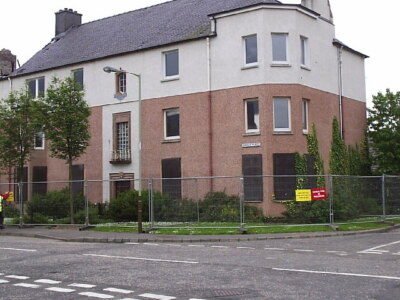 Photo 6x4 Muirton Regeneration Perth/NO1123 Tenement in Ainslie Place, M c2005