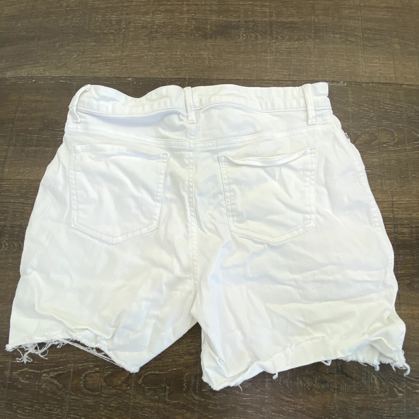 Gloria Vanderbilt Women's Shorts White Bermuda Missy B914
