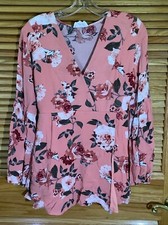 Loveriche Women’s Size Medium Peach Floral V-Neck  Short Wrap Dress CW1-531