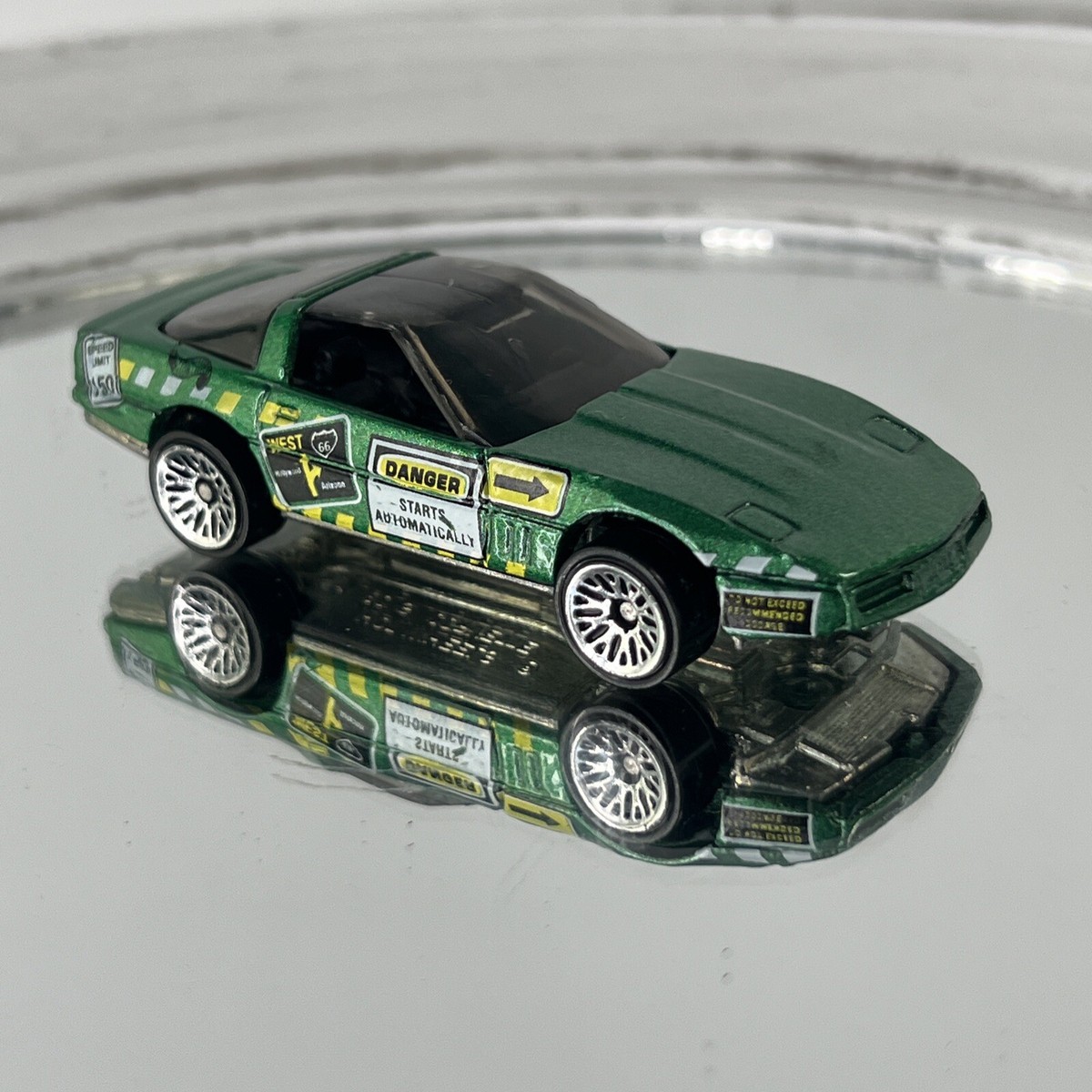 1997 Hot Wheels - '80s Green Corvette - Mixed Signals Series #734
