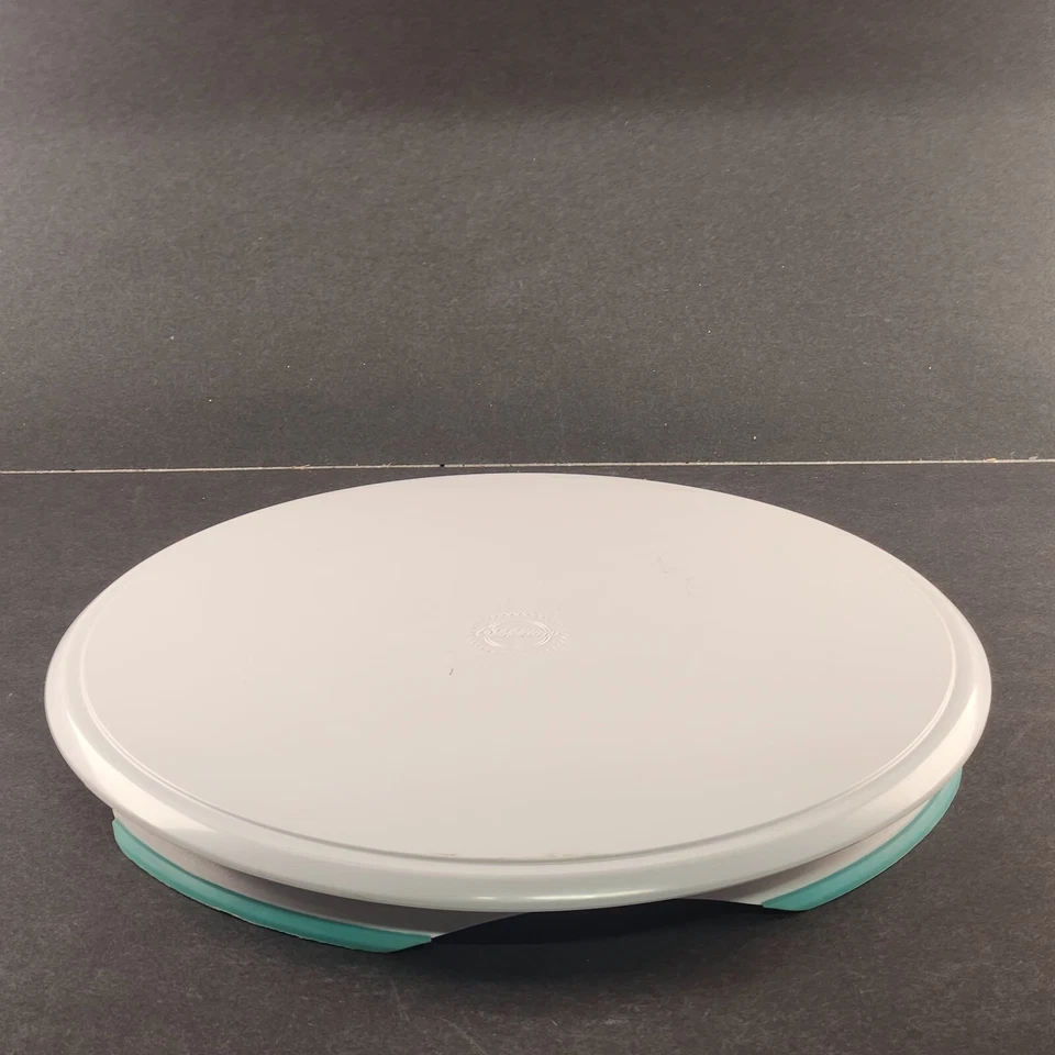 Wilton Trim N Turn Rotating Cake Decorator Decorating Turntable Display 12" - Image 2 of 4