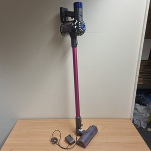 Dyson V6 Akku Staubsauger | Neuer Akku | Motorkopf | Ladegerät