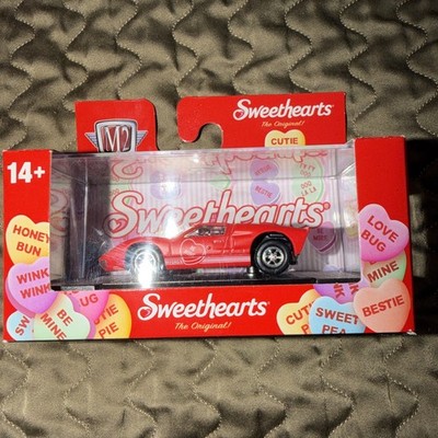 M2 Machines Sweethearts Edition 1966 Ford GT40 MK II WMS23 25-121  Be Mine 
