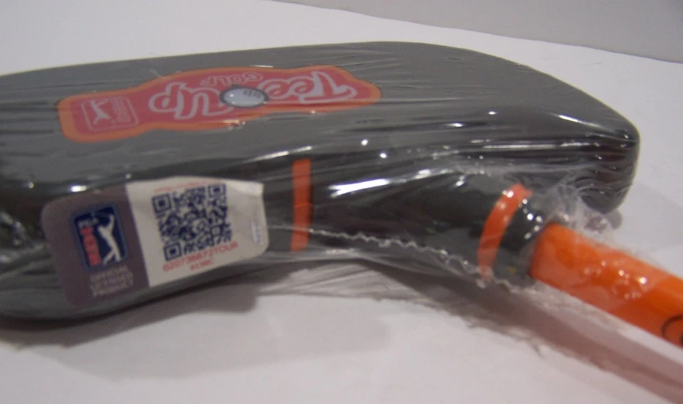 PGA Tour Tee-Up 28" Orange Putter Right-Handed Golf Club 6-11 Yrs Up to 55" Tall - Image 3 of 4