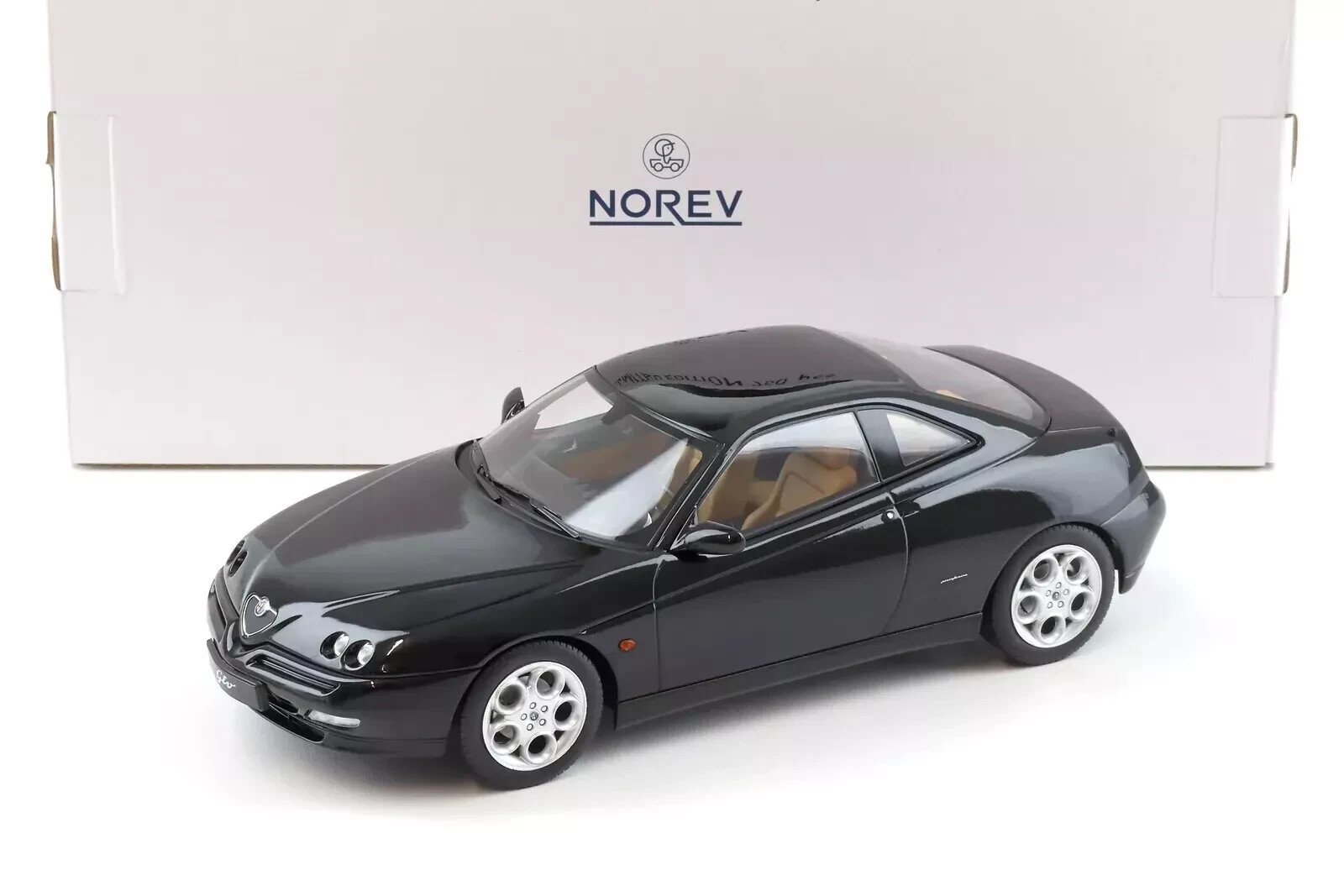 Alfa Romeo GTV 1999 Norev 1/18 revivez la passion du coupé italien