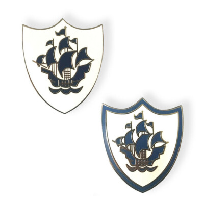 WEISS & KLASSISCH BLAU PETER EMAILLE PIN ABZEICHEN SET | 24 STUNDEN VERSAND | TV SHOW