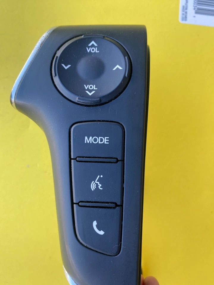 Interruptor de control de crucero del volante Hyundai Genesis 2009-2012 OEM 96700-3M003 Foto 2 de 4
