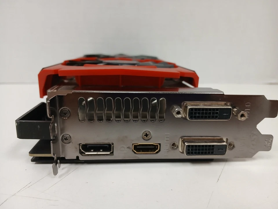 MSI R9 390 8GB Video Graphics Card R9-390-GAMING-8G - Image 3 of 4