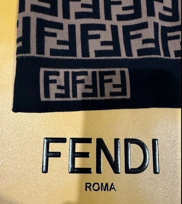 Fendi — FENDI Timeless jumper with FF motif Logo RRP A$1890 XL Cardigan Pullover Jacket