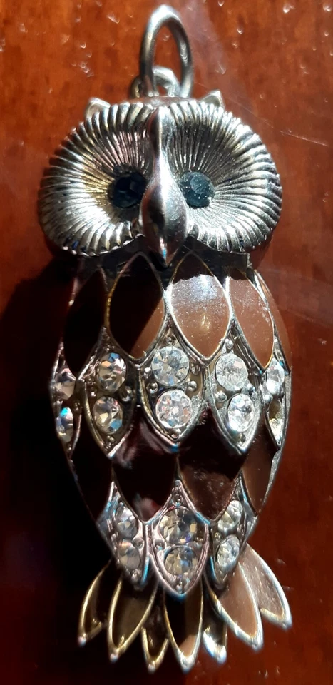 2 Ciondoli Portafortuna Vintage Arhat Bead Gufetto Pietra Naturale Tono Argento - Immagine 3 di 4