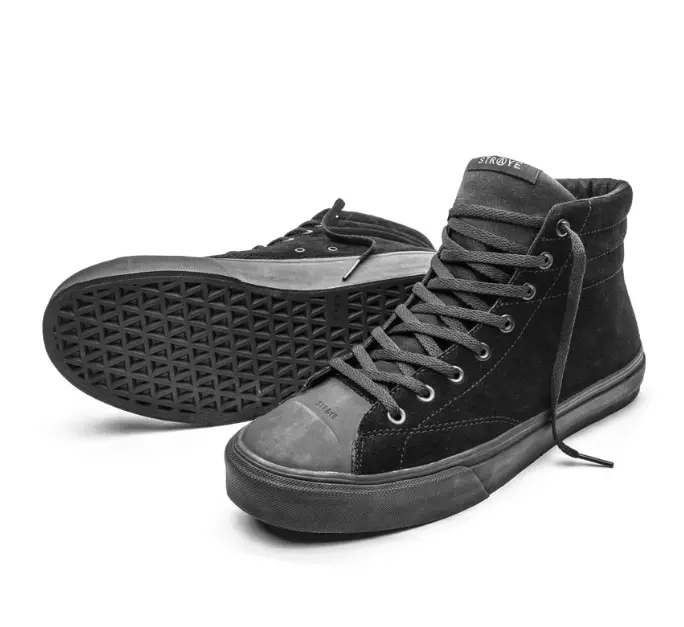 Straye Venice Black Black Suede Skateboard Shoes Women s Size 6.5 Fits like 6