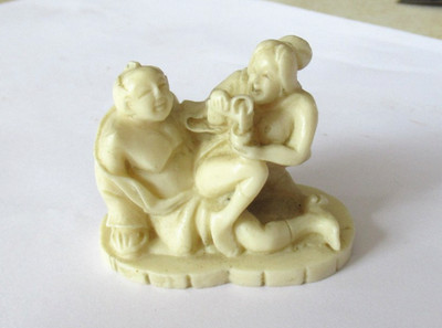 Vtg Netsuke Erotic Couple Sexually Posed Miniature Figurine