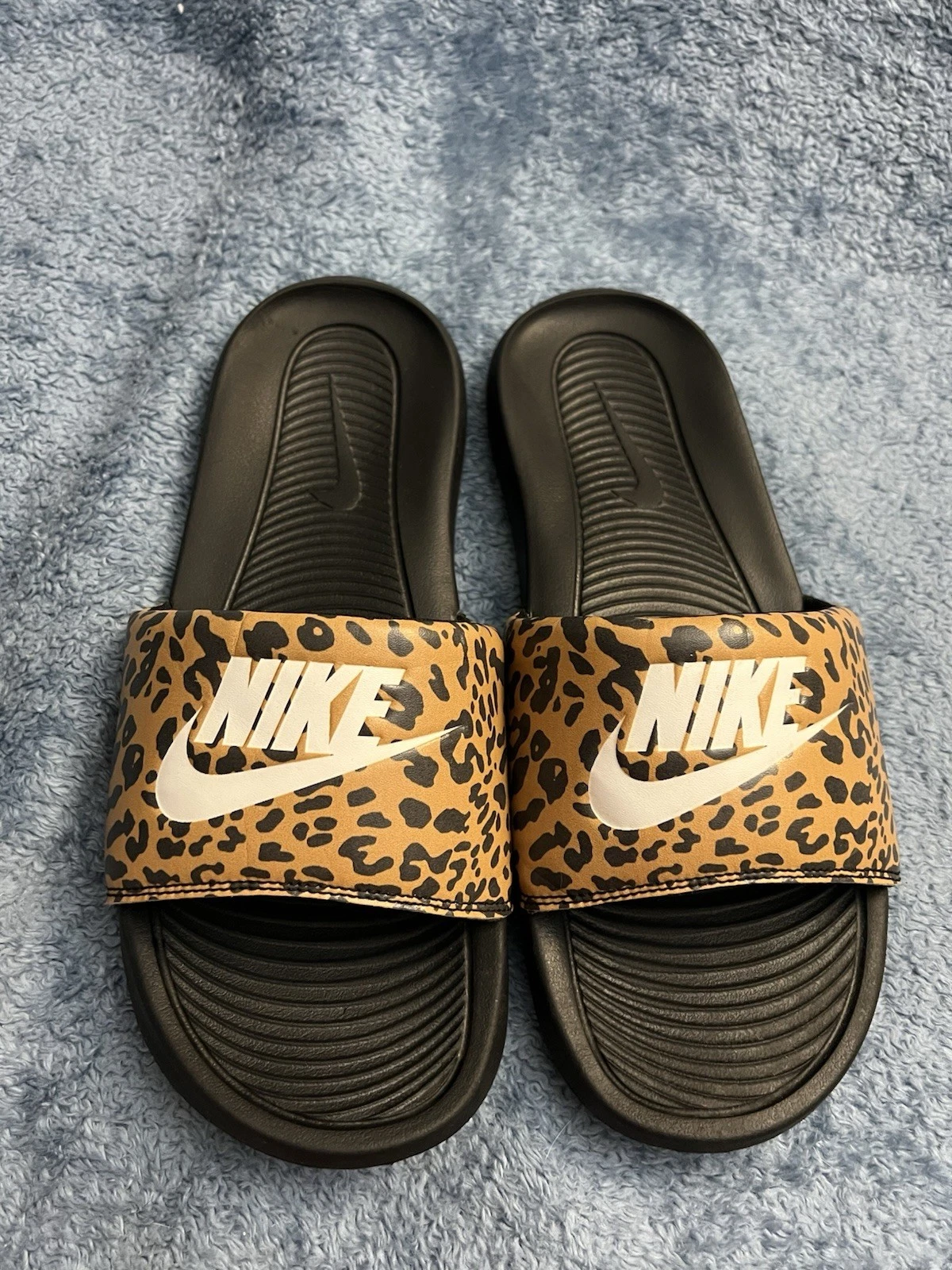 Sandali Nike Victori One Slide donna taglia 10 stampa leopardata CN9676 700