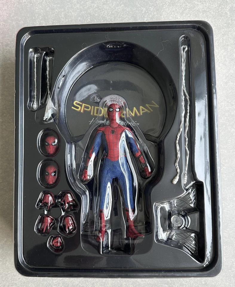 Mezco One 12: Collective Spider-Man Spider Man Home Action Figure new other - Image 4 of 4