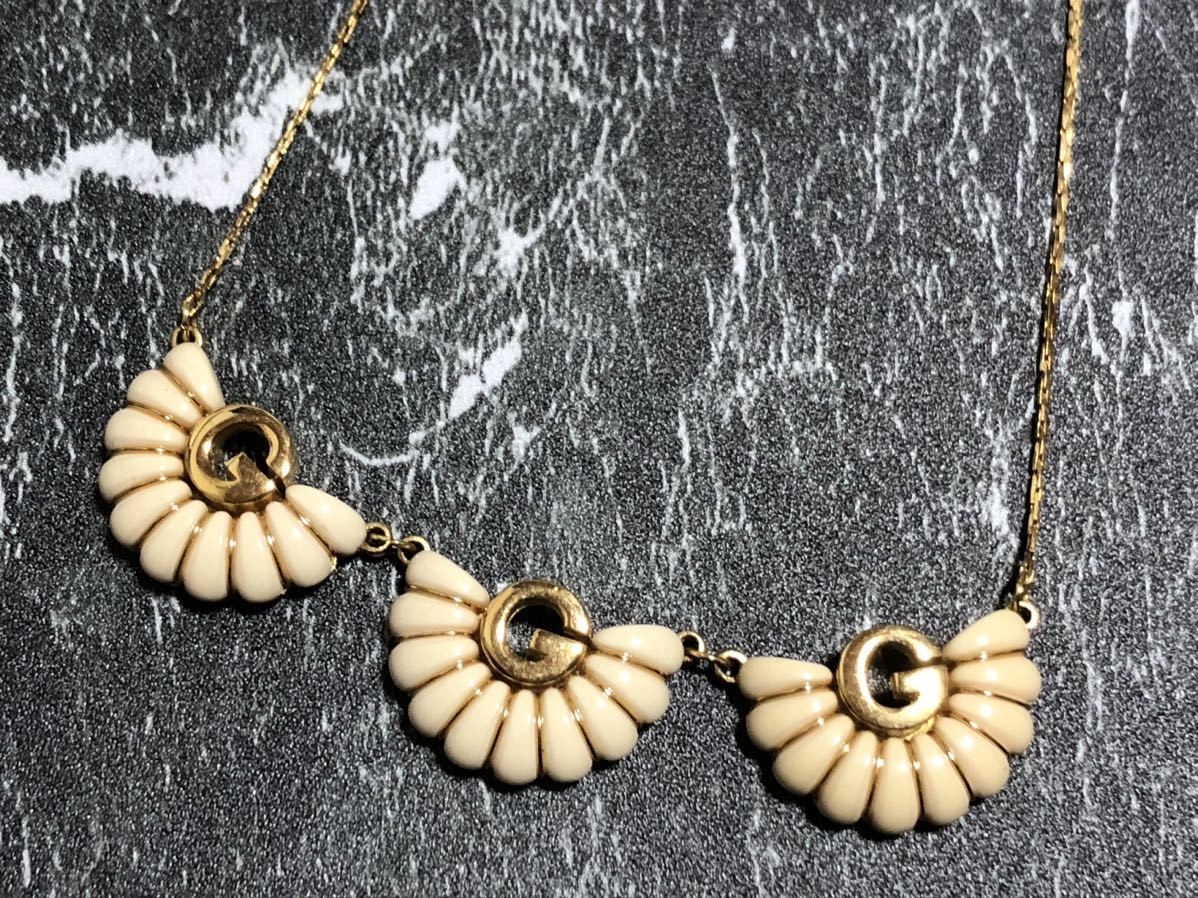 GIVENCHY G Logo Flower Necklace