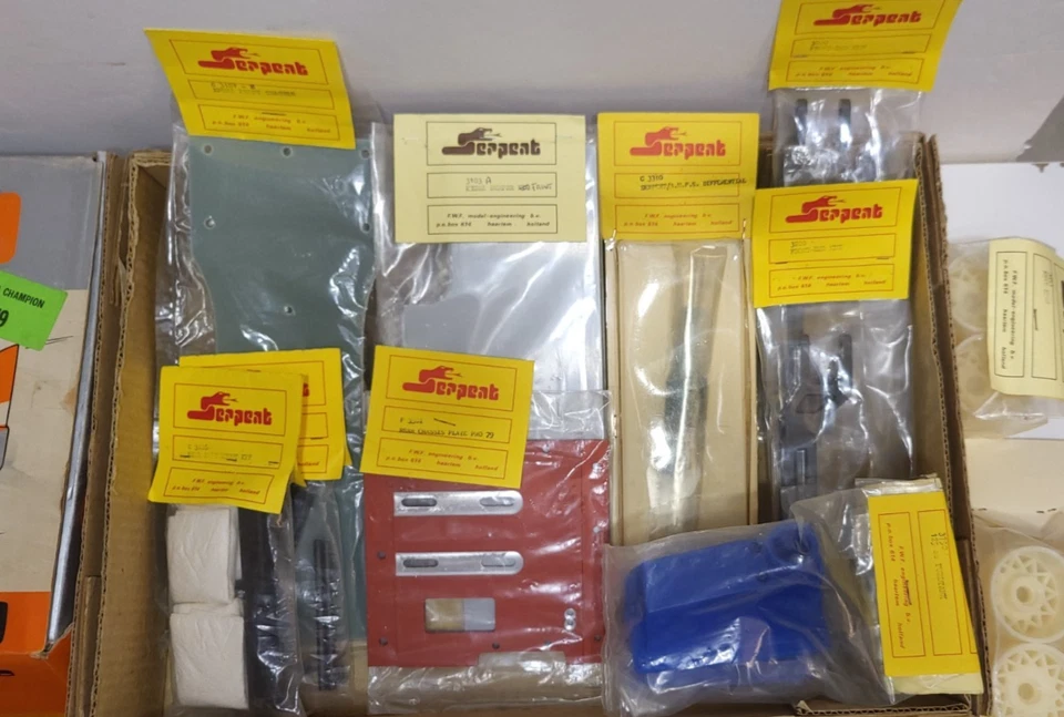 SERPENT MKIII PRO 79 - 1/8 + LOTTO PARTI DA ASSEMBLARE RACING CAR - RC VINTAGE - Immagine 4 di 4