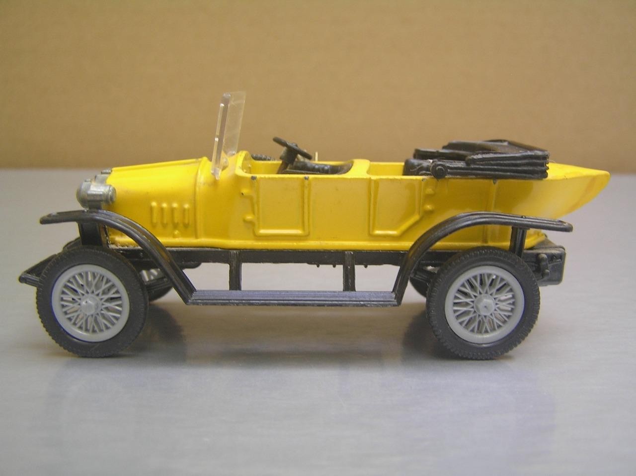Ziss Modell Audi 1918 yellow and black made in Germany EXC-NM Condition