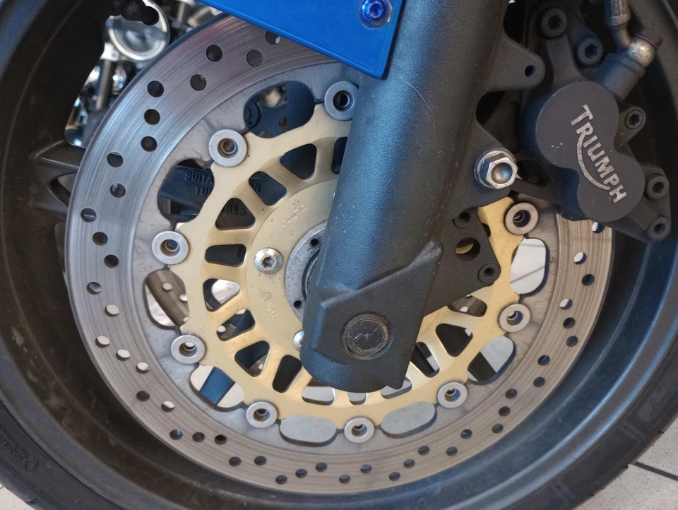 TRIUMPH SPRINT ST 2007 disco de freno delantero/tambor Foto 2 de 4