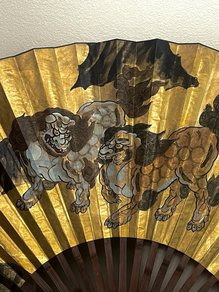 HUGE ANTIQUE CHINESE LION DESIGN GOLD WATERCOLOR FAN PAINTING SIGNED 55x33 - Image 3 of 4