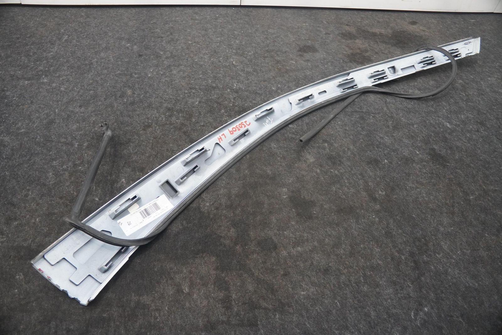 Left Side Roof A Pillar Molding Body Trim Panel 51627372041 BMW i8 2014-20 *Note