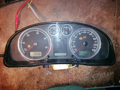 9352 Tacho Kombiinstrument VW Passat 3BG TDI VDO Automatic 3B0920809E 179625 km
