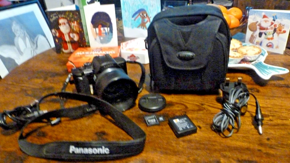 Cámara puente Panasonic Lumix DMC-FZ10 4 MP - con batería y ects G/W/O VER FOTOS Foto 2 de 4