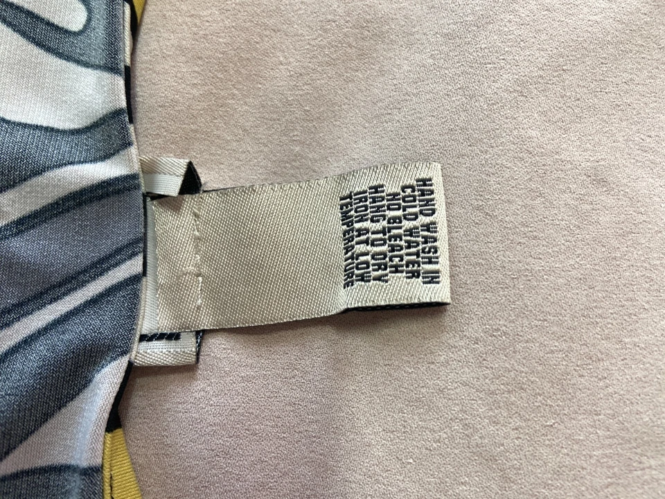 Top Julie Mitchell Urban Collection Multicolor Sedoso Manga Larga Cuello en V Talla S Foto 4 de 4