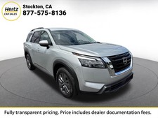 2025 Nissan Pathfinder SV