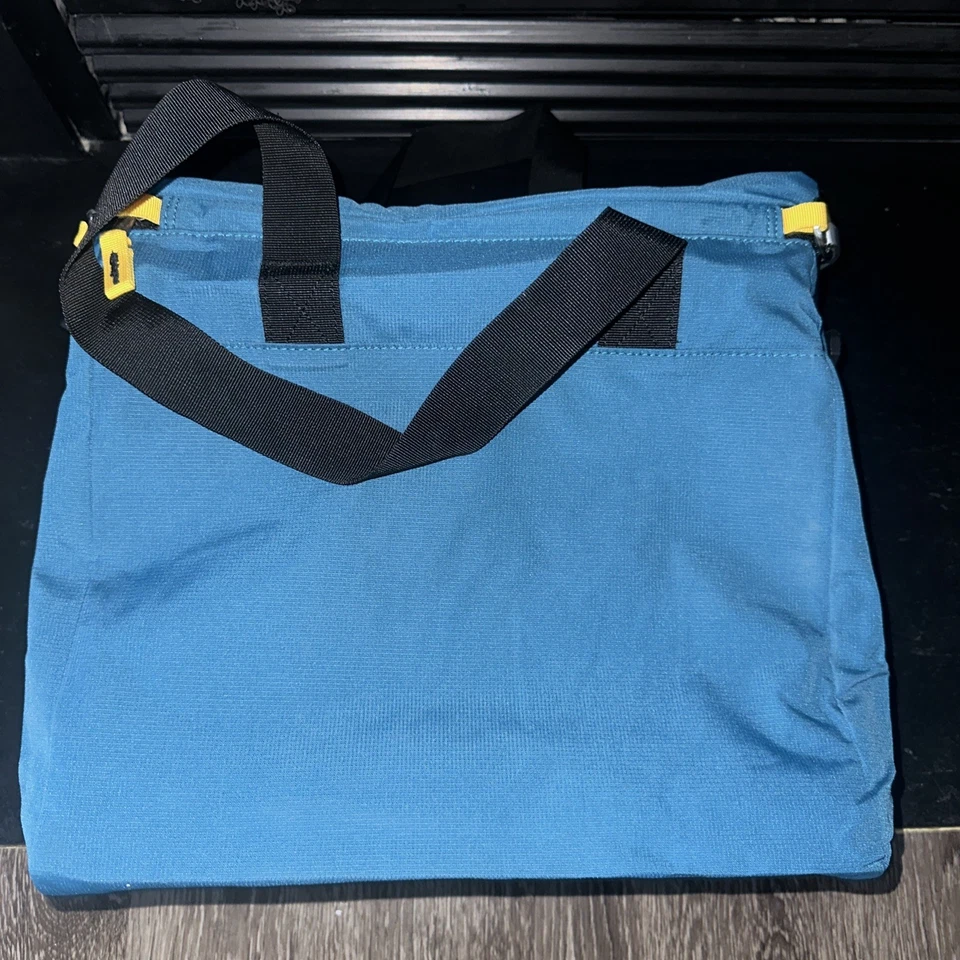 MOUNTAINSMITH Modular Hauler Cooler Cube Bolso de Mano Azul Aislado Foto 3 de 4