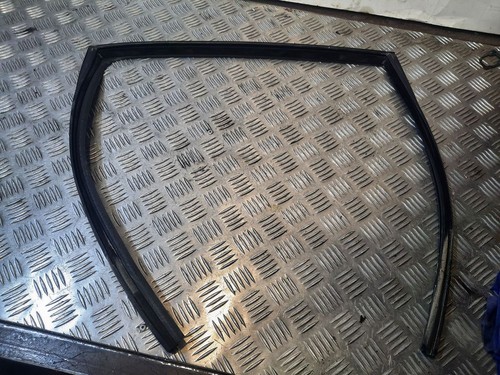 Rubber seal for door window