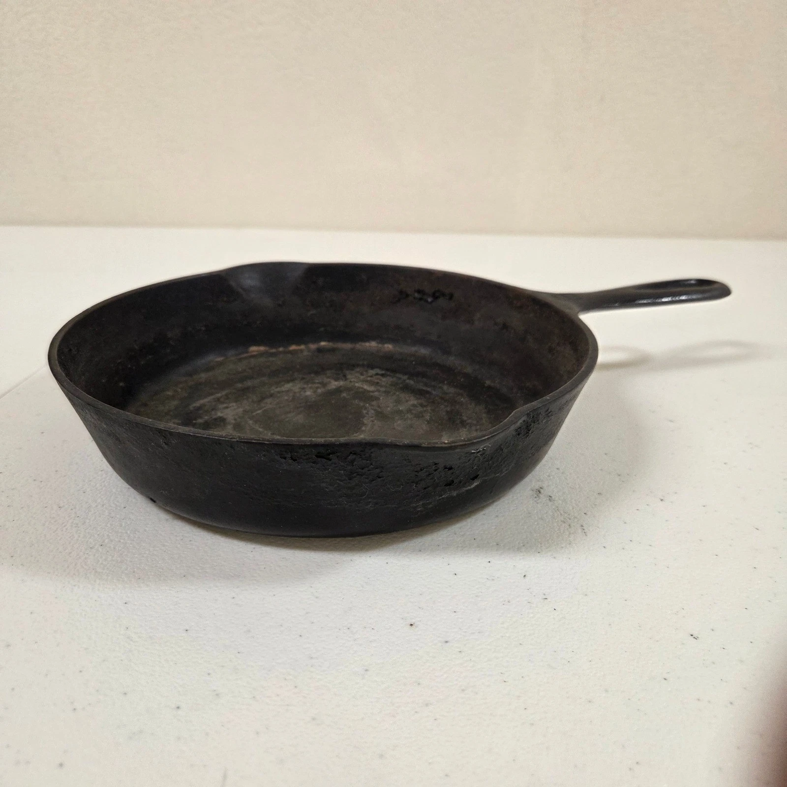 Vintage Griswold No 3 Cast Iron Skillet Large Block Logo 709B Erie PA USA