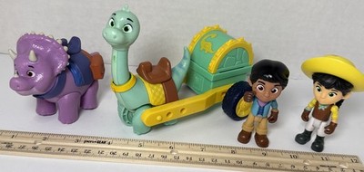 Disney Junior Dino Ranch  2 Toy Figures + 2 dinosaurs
