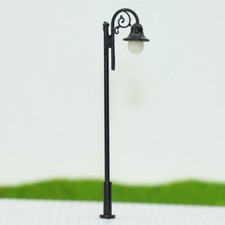 10 Stück Modelleisenbahnen HO Maßstab 1:87 Lampenmast Straßenlaternen LEDs 6,8 cm LYM39